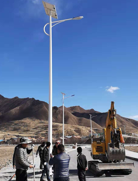 甘南碌曲10米庄浪太阳能路灯项目