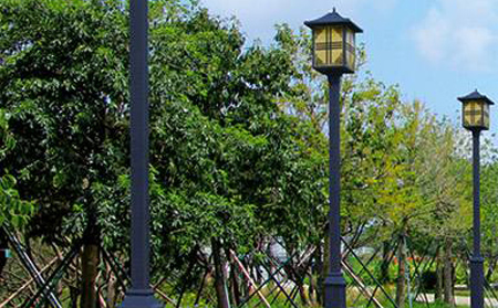 太阳能庄浪庭院灯价格为何差三倍？关键看这几点